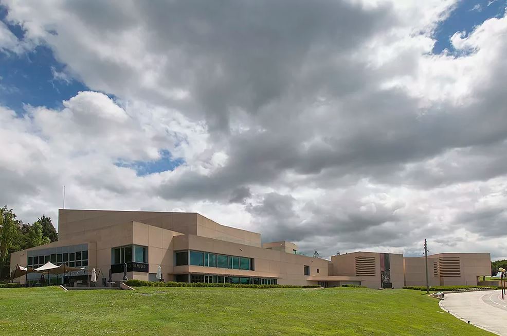 #AsómateAlMUN 

📍 No es Harvard, es #Pamplona. Magnífico reportaje hoy en <a href="/LaLectura_EM/">La Lectura</a>, revista cultural de <a href="/elmundoes/">EL MUNDO</a> sobre el MUN, un museo "único en su género en España" ⭐ ¡Mil gracias, <a href="/VaneGraell/">Vanessa Graell</a>! ❤️ <a href="/unav/">Universidad de Navarra</a> <a href="/ClinicaNavarra/">Clínica Universidad de Navarra</a> 

Podéis leerlo aquí ➡️ spr.ly/6015uQDCx