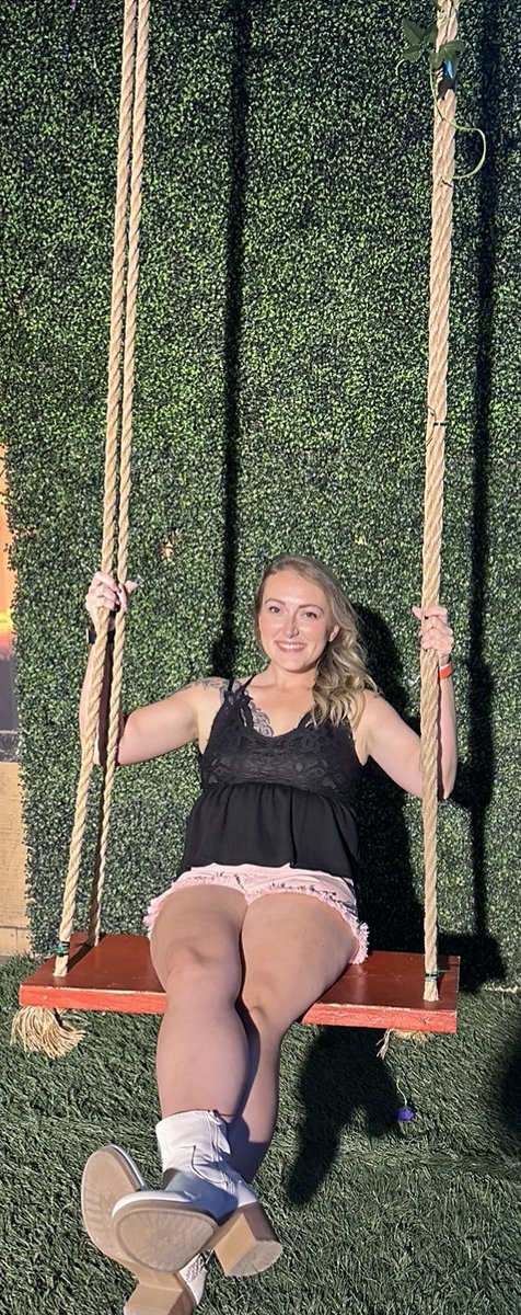 lacylily6's tweet photo. Someone take me back to Nashville! Country girl with a country heart❤️ https://t.co/ssQZqxPWE3