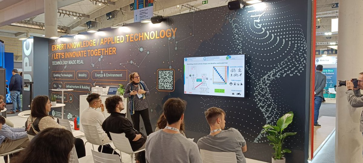 @SmartCityexpo @la_UPC @aridditive @AbleHumanMotion @Fira_Barcelona @cimne @IRI_robotics @DetnovSecurity @Josep_Claramunt @intexter @MarcelMacarulla @GRIC_UPC 🔹#MobilitApp: Deep learning to predict citizens' #transport modes while ensuring data security.  Presented by @MonicaAguilarIg, researcher in the @SISCOM_UPC at @la_UPC. @compromiseAEI @MobilyticsUPC cit.upc.edu/en/portfolio-i…