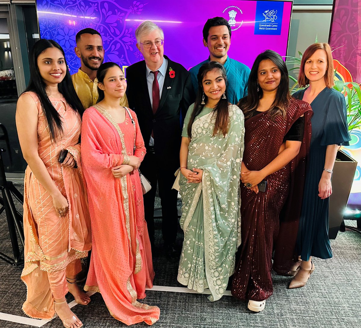 Six of our students attended a Diwali celebration hosted by @PrifWeinidog and Raj Aggarwal OBE @hciwales. The First Minister spoke about how important international students are to Wales and our long-standing history of welcoming Indian students to our universities.