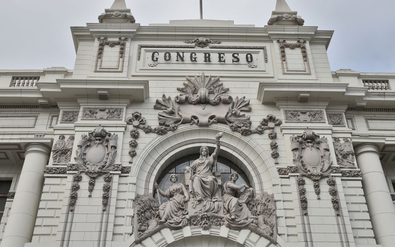 ideeleradio's tweet photo. #GlatzerTuesta sobre la posible remoción de los miembros de la #JNJ: Es realmente inapropiado, injusto, es inconstitucional e ilegal, y claramente antidemocrático esto que está haciendo el #Congreso. https://t.co/pOBm7D0Sh9 https://t.co/kXdIbO8zP0