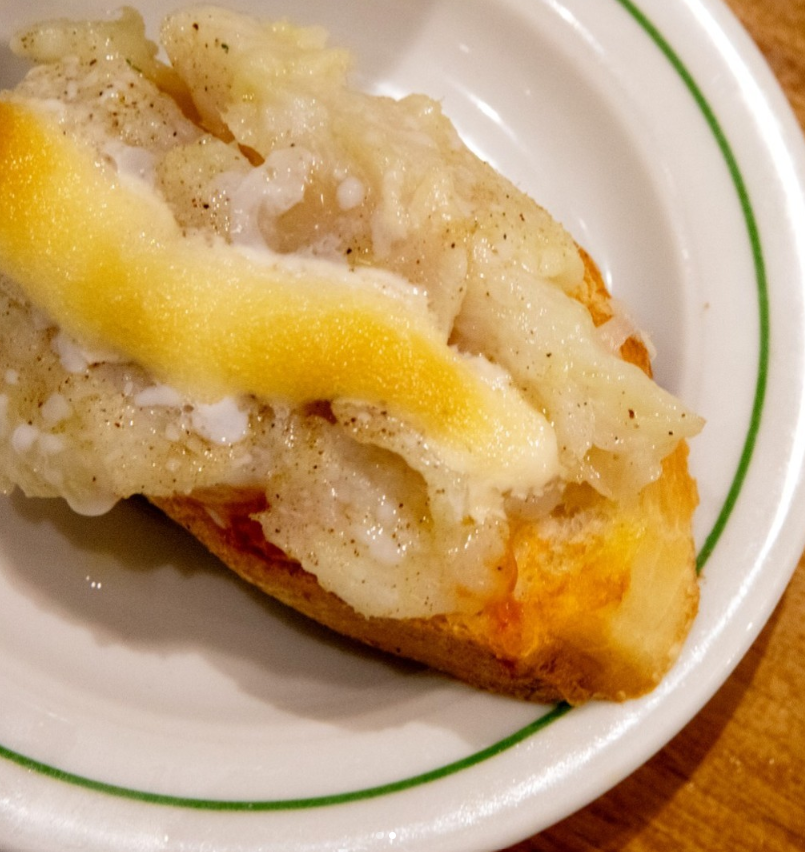 JuruchaBardetap's tweet photo. ยก๐ฝ๐๐๐๐ก๐๐ค! ๐๐ Si eres de los que se derriten con su sabor, prepรกrate para estas joyas:
1๏ธโฃ #Bacalao rebozado con pimientos asados.
2๏ธโฃ Lรกminas de bacalao gratinado.
https://t.co/IhaGOlLbml
#FelizViernes #Madrid #tapass #pinchos #Food https://t.co/FCF0z7ey0C