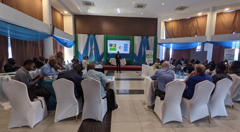 arstarick's tweet photo. I had the honour of facilitating the 1️⃣st Management Committee Meeting of the Green and Smart Cities 🌆 SASA! Programme.
The @EUinTZ #TeamEurope funded programme aims to support 🇹🇿’s government in promoting sustainable 🌱 and inclusive urban devp for communities and businesses https://t.co/vmmSLWxwV4