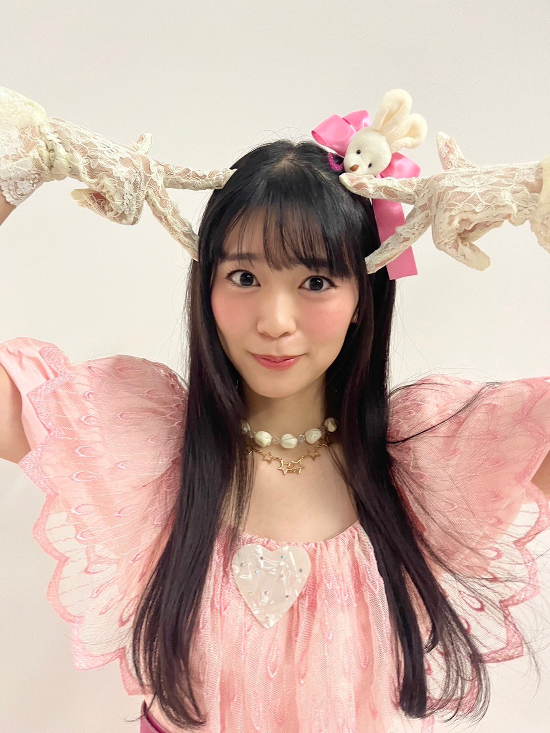 超ときめき♡宣伝部　坂井仁香　推し　セット 🩷🐰 アイちゃんにしてもらった🥺 @maquia.magazine Photo