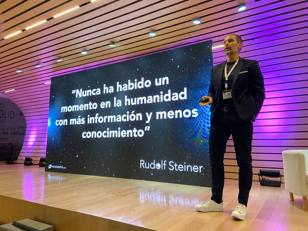 Qué paradoja <a href="/EMILIOTORRESEDU/">Emilio Torres</a> #CongresoIA <a href="/escacyl/">Escuelas Católicas Castilla y León 🧡</a>