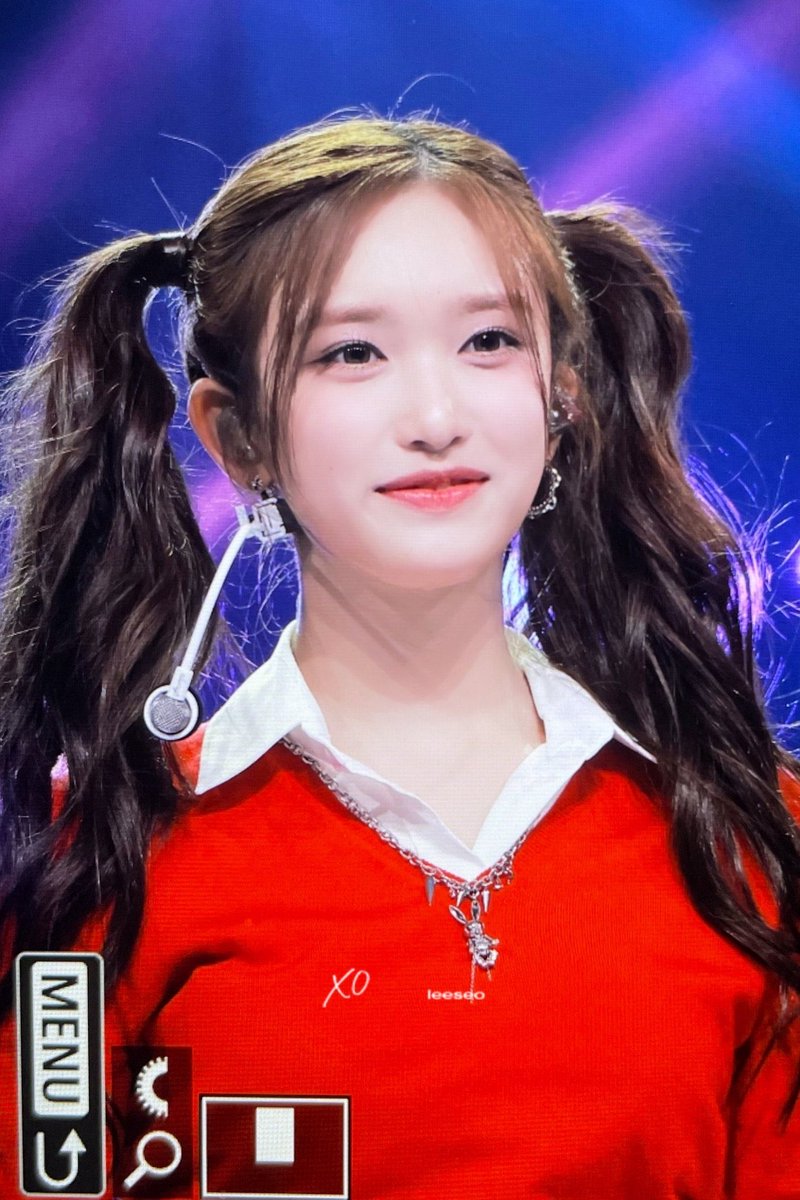yeonseo1121's tweet photo. 키라키라이브이 https://t.co/n33F8bC0nl