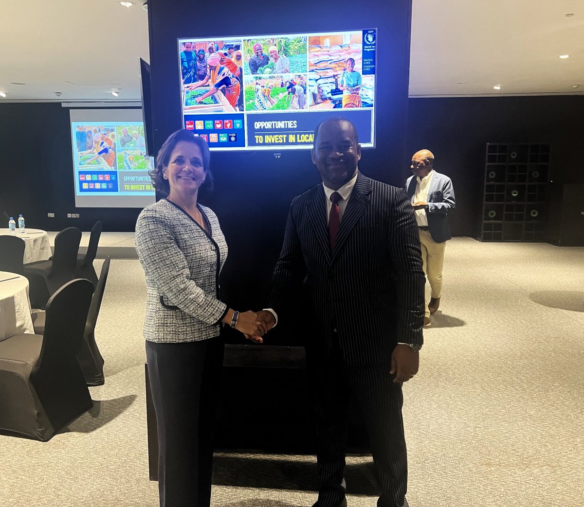 Very pleased to meet Geofrey Mchangila, Chief Executive Officer of Citibank.
Looking forward to more engagement on a potential partnership with <a href="/WFP_Tanzania/">WFP Tanzania</a>.