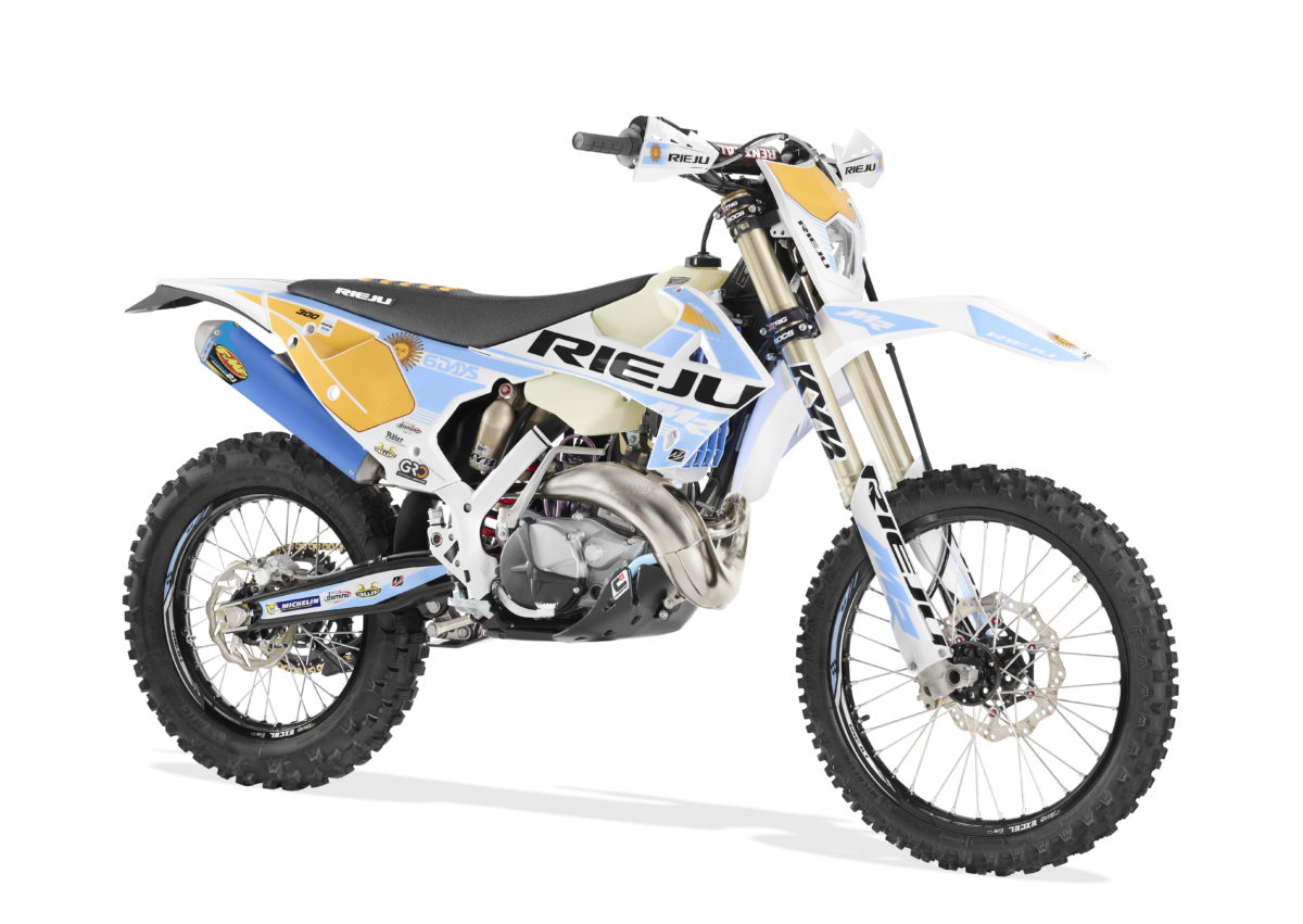 FIM ISDE (@fimisde) on Twitter photo ๐ค ๐๐ข๐๐ฃ๐ฎ has once again surprised all Enduro lovers and followers of the top off-road competition with the launch of its new ๐๐ ๐๐๐๐๐ยฎ ๐๐ซ๐ ๐๐ง๐ญ๐ข๐ง๐ ๐ฆ๐ท
DISCOVER HERE ๐ fim-isde.com/rieju-six-daysโฆ
#FIMย |ย #ISDE | #Enduro |ย #Rieju |ย #6Daysยฎ | <a href="/fim_live/">FIM</a> ๐ค ๐๐ข๐๐ฃ๐ฎ has once again surprised all Enduro lovers and followers of the top off-road competition with the launch of its new ๐๐ ๐๐๐๐๐ยฎ ๐๐ซ๐ ๐๐ง๐ญ๐ข๐ง๐ ๐ฆ๐ท
DISCOVER HERE ๐ fim-isde.com/rieju-six-daysโฆ
#FIMย |ย #ISDE | #Enduro |ย #Rieju |ย #6Daysยฎ | <a href="/fim_live/">FIM</a>