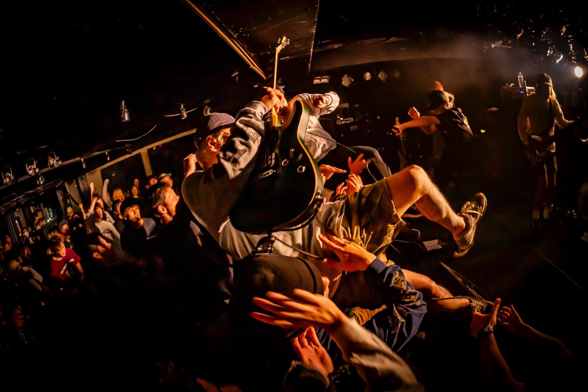 SHADOWS_JAPAN's tweet photo. TRIANGLE EXTRA at 久留米ウエポン、エバヤンとのツーマン最終日ありがとうございました！九州最高！！

明後日11/12(日)はGORILLA HALL OSAKAにてROLL IN ROCK！

📸①@aburami_nigate ②〜@Takashi_Konuma 

#TRIANGLEEXTRA https://t.co/uGldzjVM7o