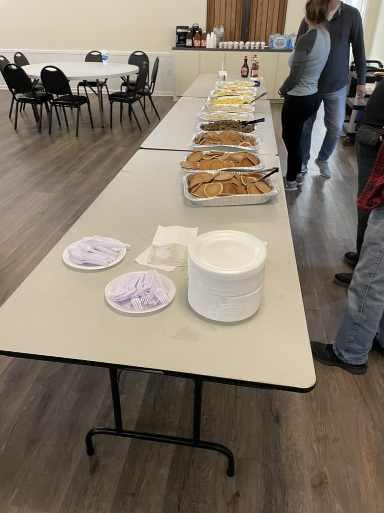 Thank you so much to Pointe North Church for feeding our team breakfast this morning as we get ready for Round 2 of the playoffs tonight! #TakesAVillage #NotEnoughThanks