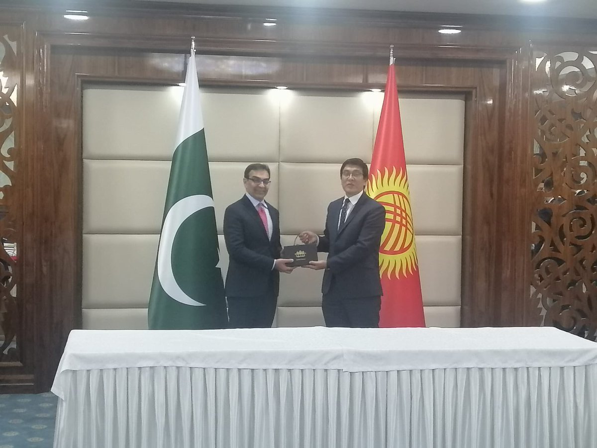 Caretaker Minister for Energy Muhammad Ali signing an agreement between the Centre for the Development of Halal Industry under the Ministry of Economy and Commerce of Kyrgyz Republic and Pakistan Standards and Quality Control (PSQCA) under @MinistryofST in Kyrgyzstan today.