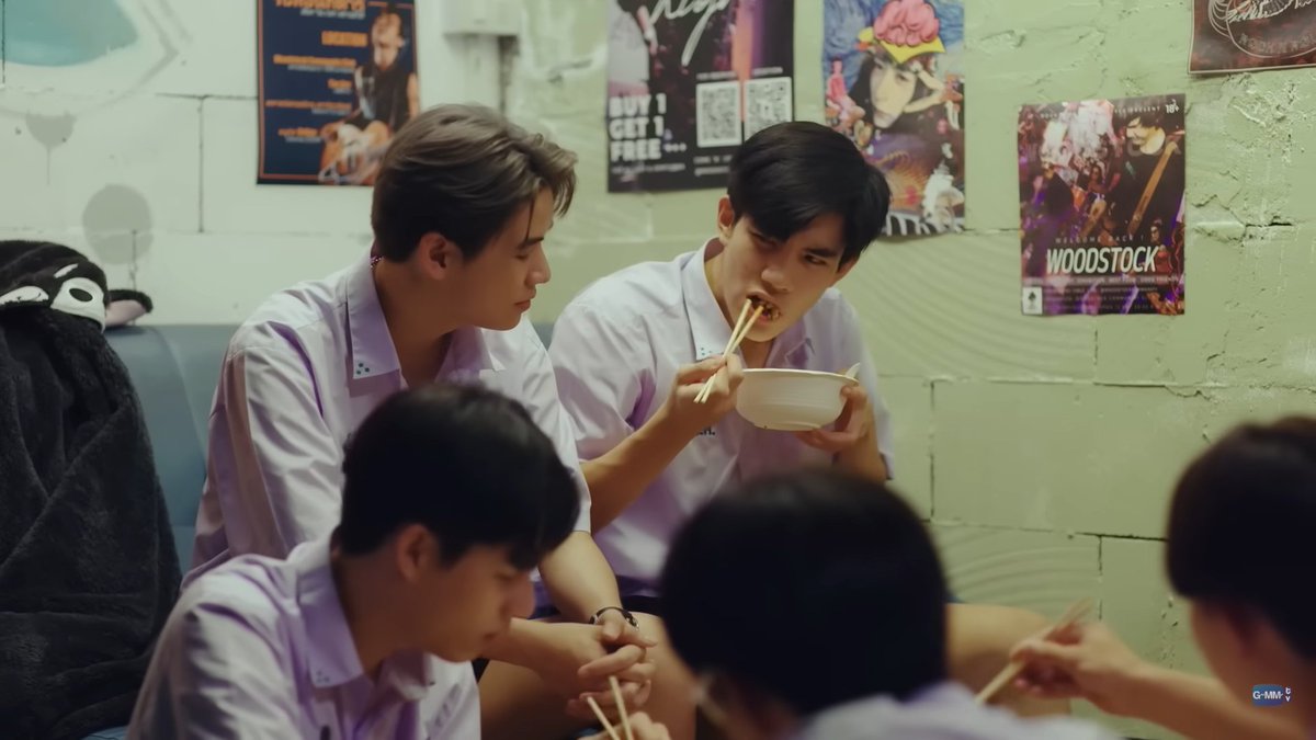iBreakingScreen's tweet photo. จริงๆ เรื่��งที่ไม่เกี่ยวกับอาหาร แต่ทำซีนกินออกมาน่ากิน เหมือนจะมีไม่มาก แต่ก็ไม่น้อยอยู่นะ เอาที่จดจำปีนี้ คือ #แฟนผมเป็นประธานนักเรียน (2565-2566) เป็นอีกเรื่องที่ซีนอาหารเอนเนอจี้เป็นบวกมากๆ เด็กแก๊งนี้กินอร่อยจริง มีแทรกมาทั้งเรื่อง ทั้งน้ำแข็งใสจั้มบ๊ะ ทั้งหมูกระทะในห้องซ้อม https://t.co/finQgfNkGz