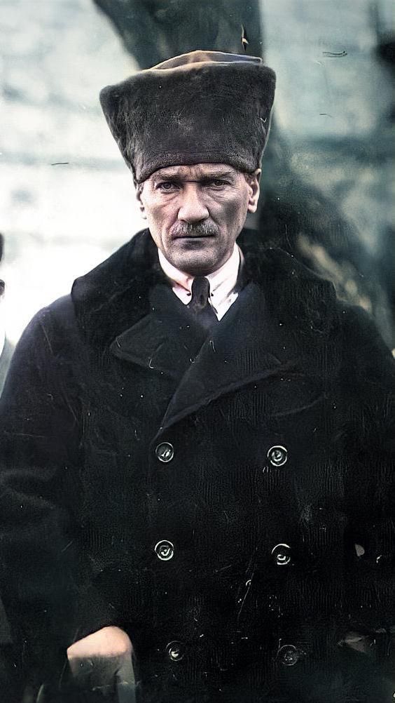Tekrar etmekte fayda var.
Türkiye Cumhuriyeti Devletinin Kurucusu Başkomutan Gazi Mustafa Kemal Atatürk'e hareket eden vatan hainidir! 
#10Kasım