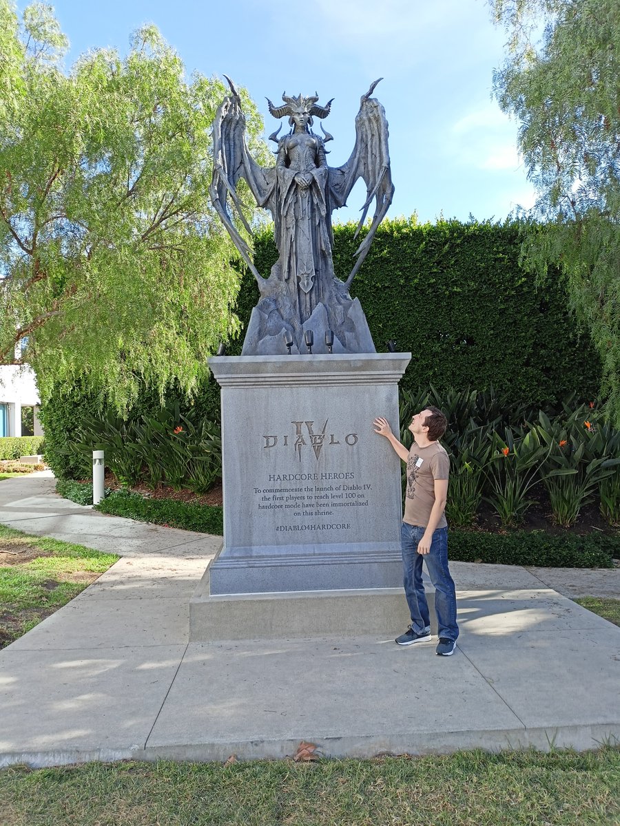wudijo's tweet image. During my stay in California for #BlizzCon2023 I was exclusively invited to the Blizzard HQ for a sneak-peak/feedback session of upcoming #DiabloIV content. I also managed to take a picture with Mommy 😱 Here are all the names of the hardcore heroes from launch! (not incl. me)