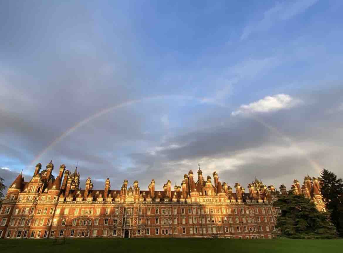 Happy #FeatureFriday! We’ve had a lot of rain on campus recently, thank you to Esther Johnson for sending us these fantastic photos of the reflections it has created 🌈