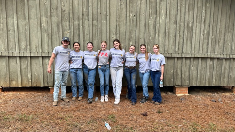 DesotoParish's tweet photo. NDHS students weren't just playing in dirt. These students are applying skills learned in class to compete at the FFA state soil judging cde. They are applying their knowledge to determine land capability and more in real life situations. They are #DeSotoStrong! https://t.co/mvWT0OAxpi