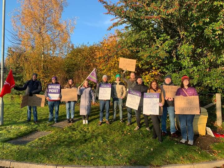 UNISON Scotland Higher Education (@unison_scot_he) on Twitter photo â Solidarity to UNISON comrades taking strike action in Scottish Water this week
Strike action is never easy, its always a last resort & indicative of how bad things are - that they are willing to give up pay now to secure a better future for all
<a href="/unisonscot/">UNISON Scotland</a>
<a href="/scottishwater/">Scottish Water</a> â Solidarity to UNISON comrades taking strike action in Scottish Water this week
Strike action is never easy, its always a last resort & indicative of how bad things are - that they are willing to give up pay now to secure a better future for all
<a href="/unisonscot/">UNISON Scotland</a>
<a href="/scottishwater/">Scottish Water</a>