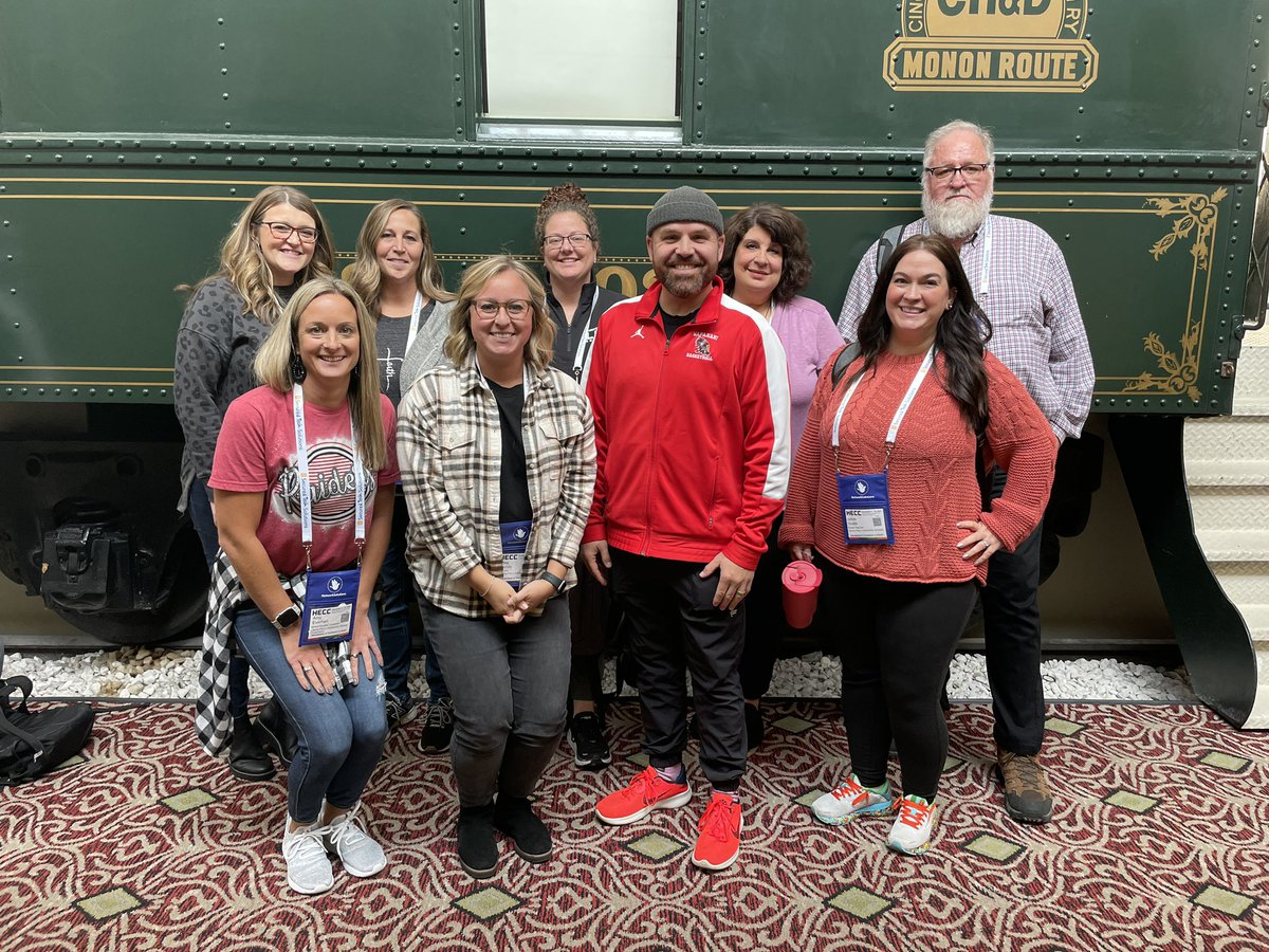 These #LPSelma educators and staff have been learning all sorts of amazing things @hecc_conference to bring back to the district!  Thanks to the @INeLearn team and IDOE for providing grants that make continuing to learn as an educator happen!