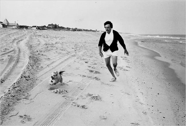 I'm chatting writing, surrealism, substacking, and other things with @gabehudson at Kurt Vonnegut Radio Hour! (Pic of Vonnegut chasing his dog) gabehudson.substack.com/p/episode-41-l…