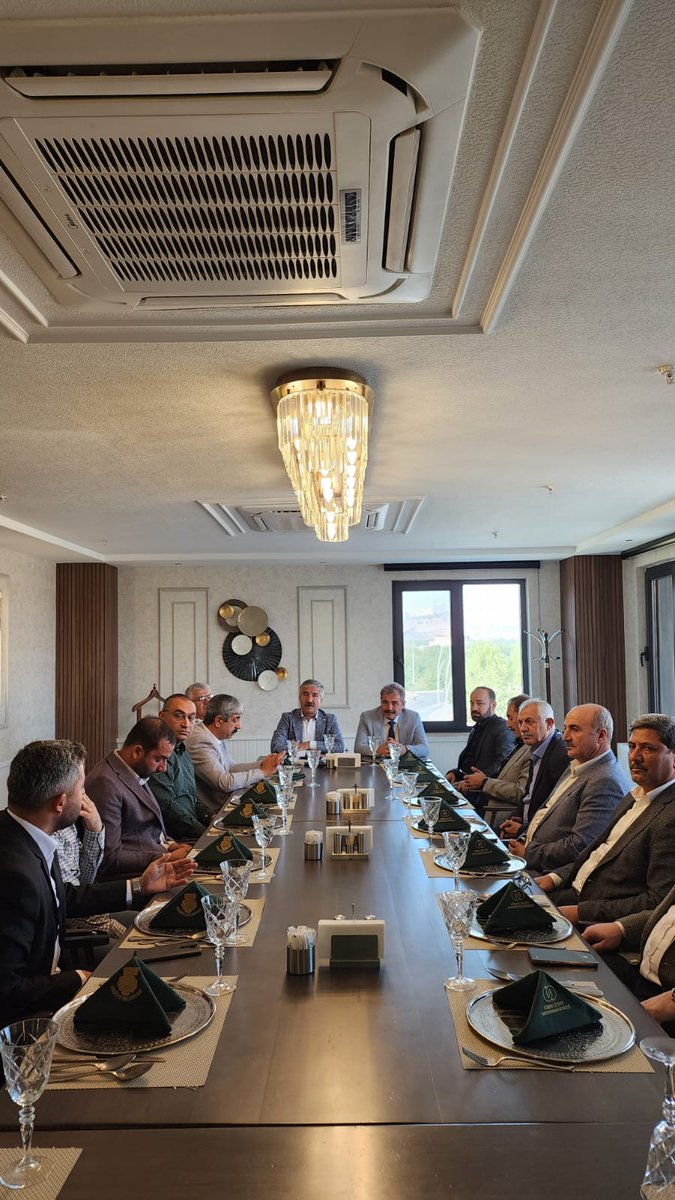 yerel yönetimler il başkanımız Necmetin sağlam başkanlığında  tüm ilçe yerel yönetimler  başkanları ile  toplantımızı gerçekleştirdik yaklaşan yerel seçimler   ile ilgili değerlendirme yaptık