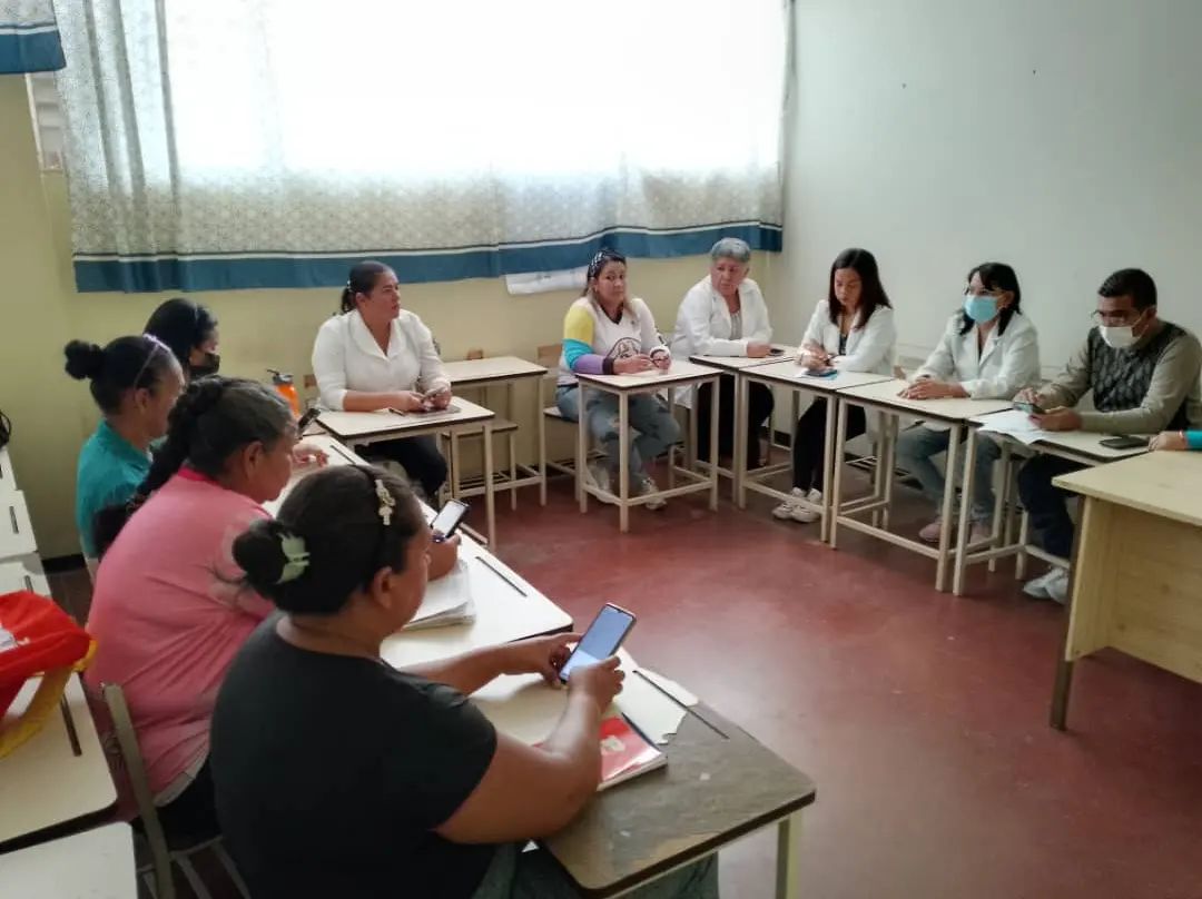 MinSaludVE's tweet photo. #Entérate🗣️| Inició la formación para la certificación de las promotoras comunitarias del Plan Nacional Parto Humanizado y Lactancia Materna, en el edo Bolívar
#JuntosPorCadaLatido
#11Nov 
@NicolasMaduro
@MagaGutierrezV https://t.co/DYjT13DME3