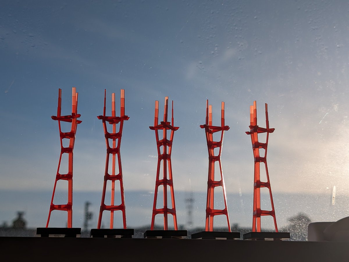 CONTEST! Win your very own mini Sutro Tower from stellercraft.com! I'm giving one away to a random follower – and you can enter on multiple platforms for more chances to win!

To enter:
1️⃣ Follow me
2️⃣ Retweet this post

Winners picked November 17th. Must have a US address