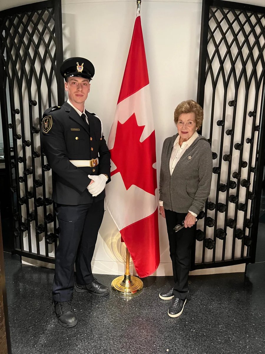 Honoring the brave souls who sacrificed for our freedom. This Remembrance Day, we remember their courage and sacrifice. 🕊️ Check out our latest blog post --> sierrasil.com/blogs/blog/rem…