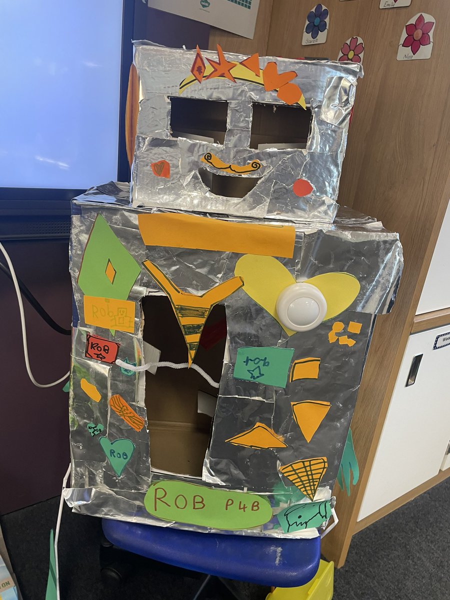 In p4b we created Rob the Robot. 🤖 We used Rob today for our lesson on answering literal questions. Robots like Rob like literal questions, where they can find the answer directly from text. This helped us understand literal q’s more! Thanks Rob 🤖 #strathpgde <a href="/BroomhillPSG/">Broomhill Primary School</a>