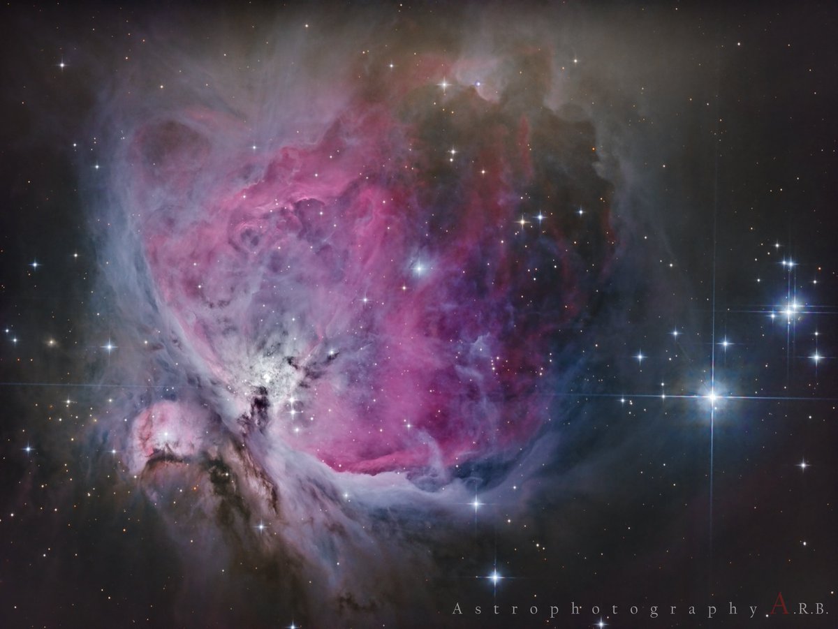 Messier 42, la reina de invierno, la dama de noche, el la joya de Orion, y La gran Nebulosa de Orion, su color purpura que hasta se pueden intuir con unos prismáticos buenos o telescopio pequeño en visual y estando nada menso que a 1300 años luz 
#cielosESA #Astrophotography