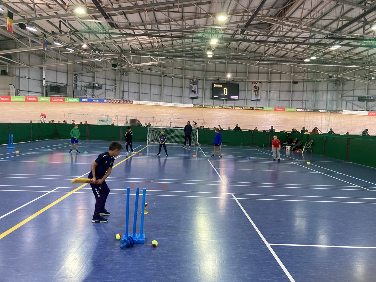 ⁦@NewportCricketC⁩ back in action for u9s softball at the velodrome. Friday nights 5-6pm if anybody wants to join us