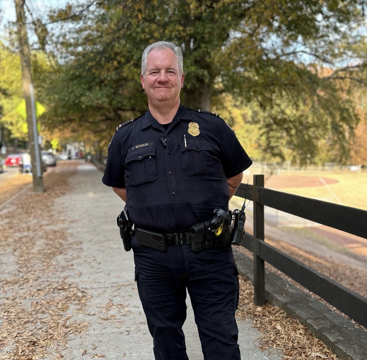 Meet Officer Joe, one of our dedicated guardians of Chastain Park, hired by the Chastain Park Conservancy. Thank you, Officer Joe, for your commitment to the Chastain Park community! 

He puts the SAFE in Clean, Safe, and Green! 

 #ChastainParkSafety #ChastainParkConservancy
