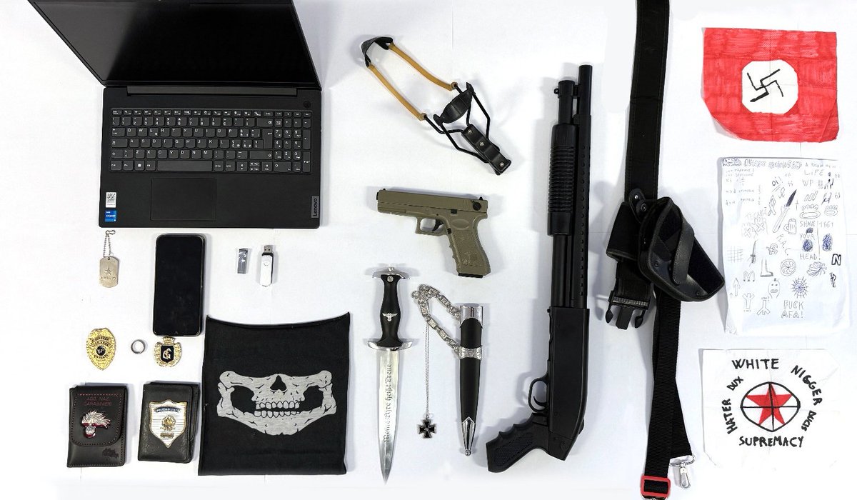 poliziadistato's tweet photo. #Poliziapostale e #Digos Torino partecipano a operazione internazionale coordinata da @Eurojust e @Europol per contrasto al radicalismo sul Web di matrice suprematista e neonazista, 5 arresti in Europa e 2 denunce in Italia
https://t.co/xcuUXF8l6Z
#essercisempre #10novembre https://t.co/M5ynysPUsa