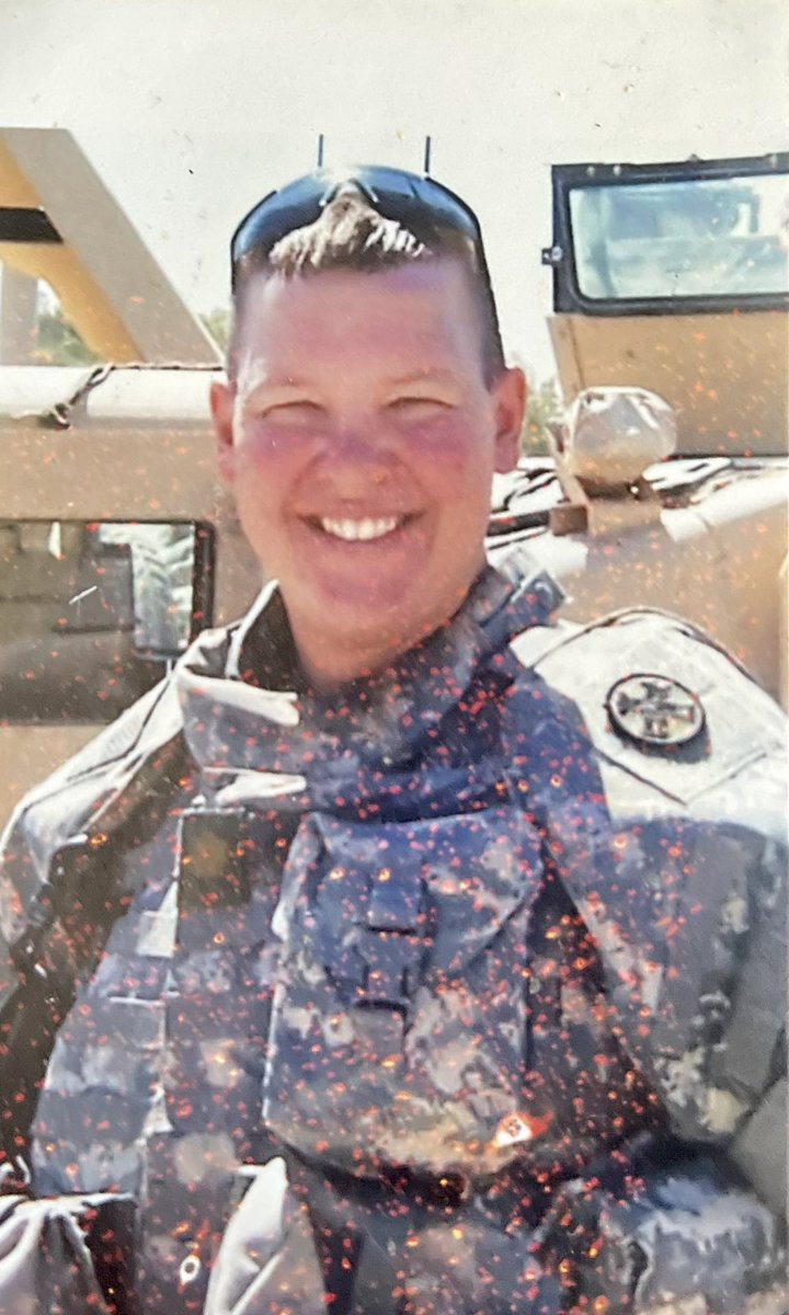 TwoPups's tweet image. Need a veteran to thank on this #VeteransDay? You can borrow mine. Thank you for your service Dave Smith