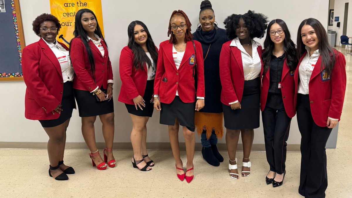 guthrie_center's tweet photo. Students and teachers from Guthrie student organizations representing Culinary Arts, Cosmetology, Internships, Health Science, and National Technical Honor Society attend a conference at the HCC Spring Branch campus. The event was organized and sponsored by @cte_sbisd https://t.co/1DtfzgZYtB