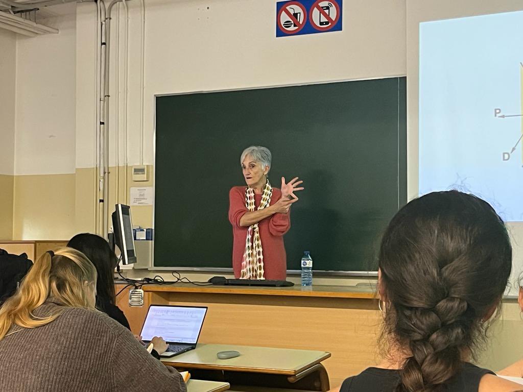 Master in Genetics and Genomics (@mastergeneub) on Twitter photo Today Marian Ros <a href="/MarianRosL/">Marian</a> <a href="/IBBTEC/">IBBTEC</a> has visited us and contributed to the course ‘From Organogenesis to Aging’ organized by <a href="/sofiajaraujo/">Sofia Araújo</a> fot <a href="/MasterGeneUB/">Master in Genetics and Genomics</a> <a href="/UniBarcelona/">Universitat de Barcelona</a>
Thanks for coming! Today Marian Ros <a href="/MarianRosL/">Marian</a> <a href="/IBBTEC/">IBBTEC</a> has visited us and contributed to the course ‘From Organogenesis to Aging’ organized by <a href="/sofiajaraujo/">Sofia Araújo</a> fot <a href="/MasterGeneUB/">Master in Genetics and Genomics</a> <a href="/UniBarcelona/">Universitat de Barcelona</a>
Thanks for coming!