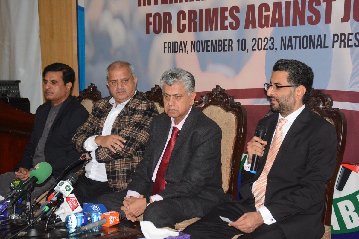 IRADAPK's tweet photo. Seminar in reference to International Day to End Impunity for Crimes against Journalists (IDEI) at the National Press Club Islamabad. @murtazasolangi, Federal Minister for Information &amp; Broadcasting chaired the session. @UnescoPakistan https://t.co/qfjRM6EnZe