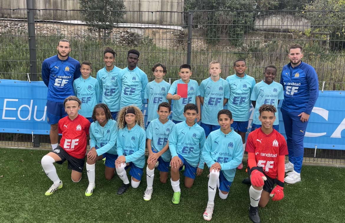 Sensibilisation au #cyberharcèlement pour les U12 de l’@om_officiel Carton Rouge au Cyberharcèlement ! si vous êtes victime ou témoin : Contactez le 3018 #NonAuHarcèlement @orange_france