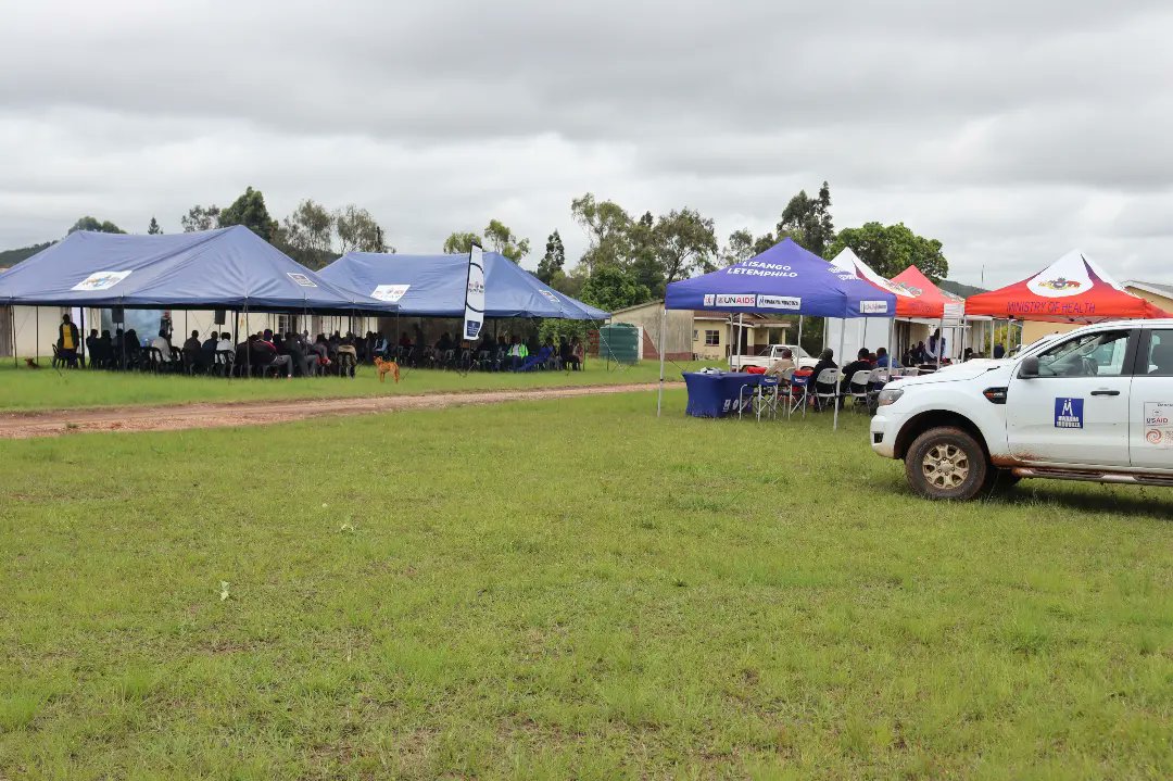 KwakhaIndvodza's tweet photo. Reporting Live from Ekukhanyeni, we are at the Men's Health Fair Dialogue with Georgetown University, the Ministry of Health and LISTEN. boBabe neMajaha badla inhloko
#kwakhaindvodza #unaids #menshealth #lisangoletemphilo #hivdialogues #eswatini https://t.co/uZnjAOn75w