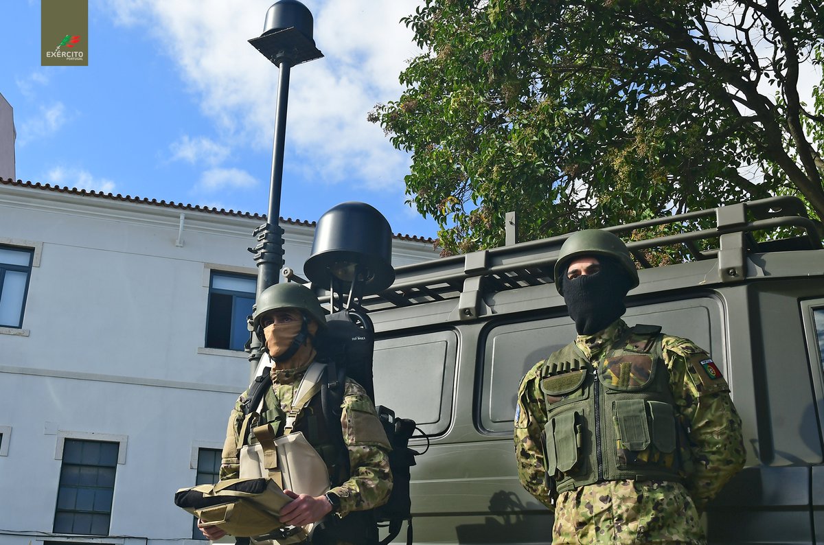 Exercito_pt's tweet photo. #ExércitoPortuguês treinou a capacidade de resposta a ciberataques que afetem as comunicações e sistemas de informação, em conjunto com Forças militares estrangeiras e outras entidades nacionais, militares e civis.
https://t.co/5ti94jAyuc
#cibersegurança #ciberdefesa @defesa_pt https://t.co/KZjJym7ObU
