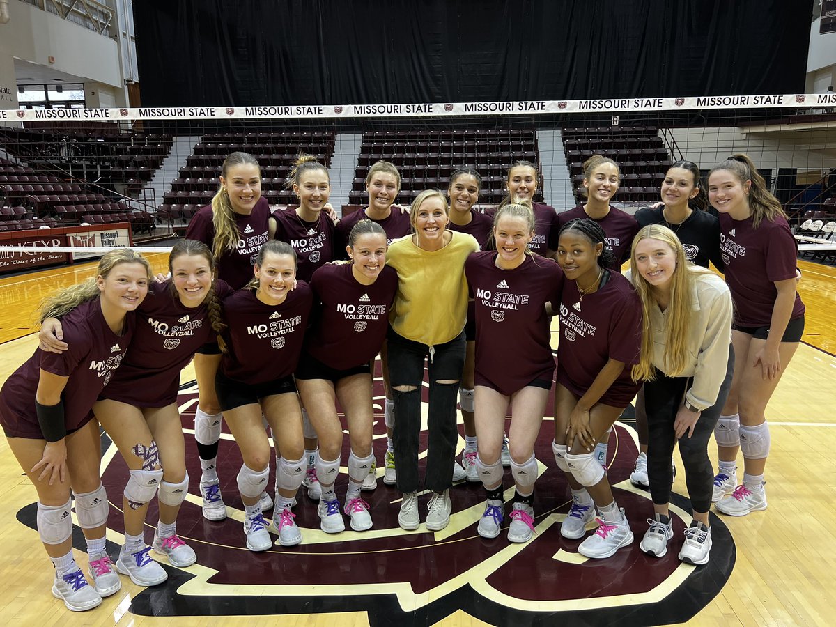 MoStateVB's tweet image. Thank you All-American Kinsey Batten for taking some time to chat with our current Bears about your time at MSU and for sharing your story! We love our alums! #funzone