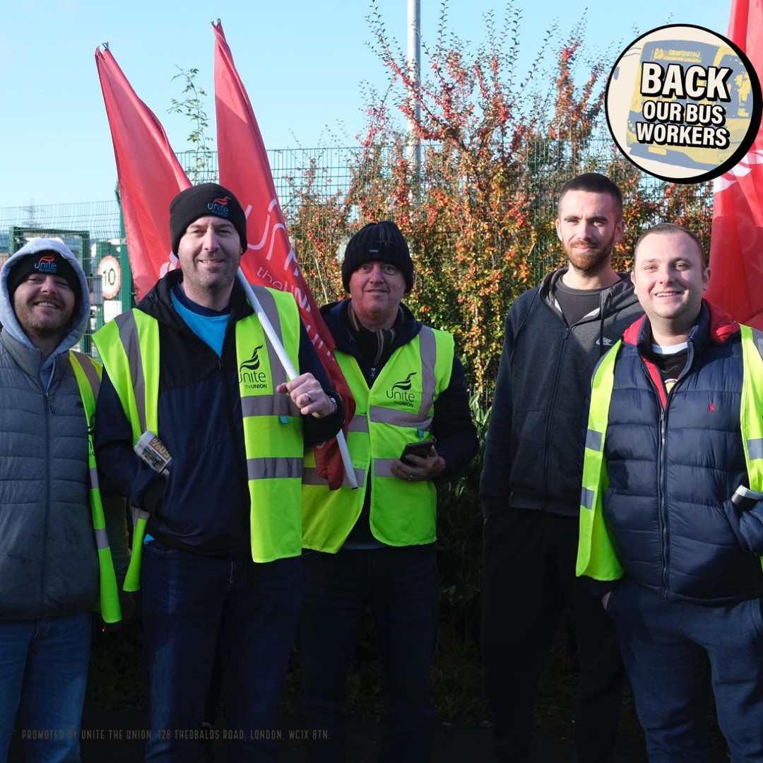 UniteNEYH's tweet photo. @gonortheast bosses’ greed is keeping our buses
off the road. Nigel, do the deal. Close the pay
gap now! #IBackOurBusWorkers
#NoToCheapLabour #StopGoNEGreed
#PayTheRate #DontBeLikeNigel
#JobsPayConditions https://t.co/CI1pSTTRo2