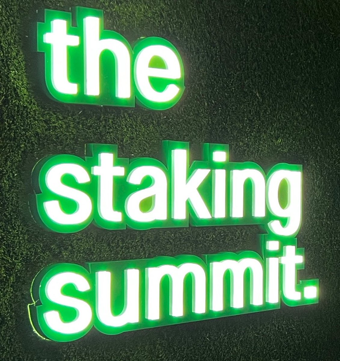 A great first day at <a href="/StakingRewards/">Staking Rewards</a> Staking Summit in Istanbul with <a href="/DVStakers/">DVStakers 🗺️</a> 🗺️ It's inspiring to be around so many people in real life who are also passionate about the future of Ethereum staking!