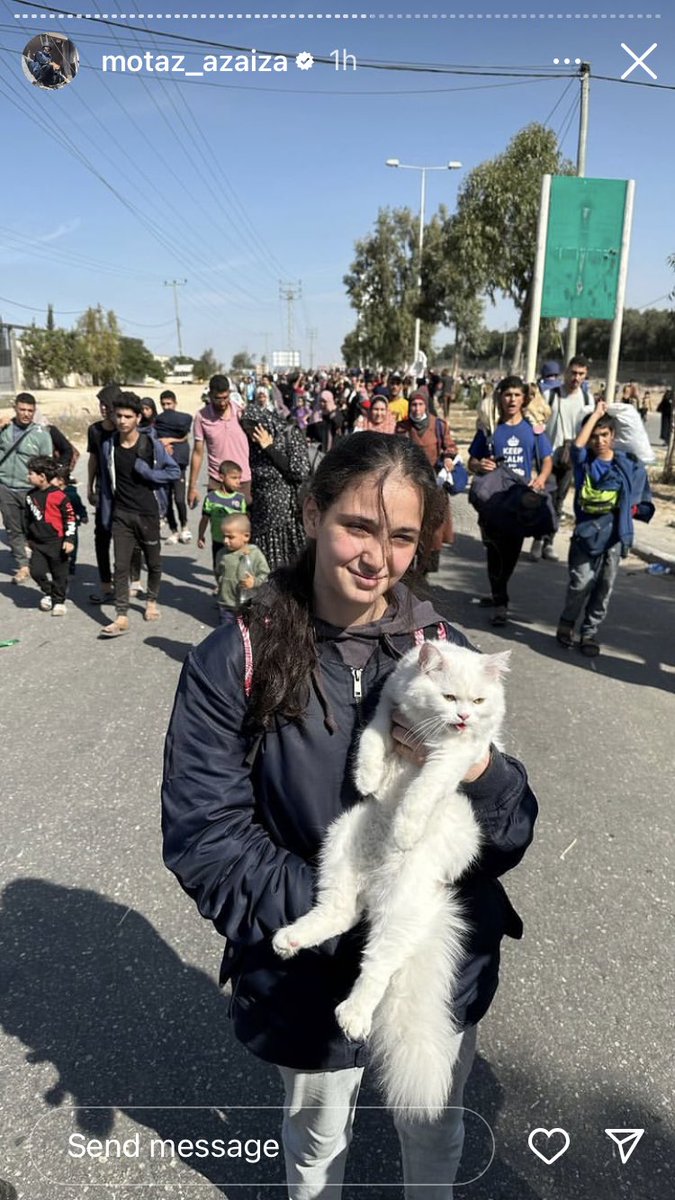 ShimlaWakeel's tweet photo. Can you all remember who came to Gaza in 1948 when all the countries chased them?🥲 

Just imagine leaving your home with single-hand luggage without doing any crimes 🇵🇸💔. This will be never forgiven🤬💯
#CeasefireForGazaNOW #FreePalaestin https://t.co/dJbOyUd8DZ