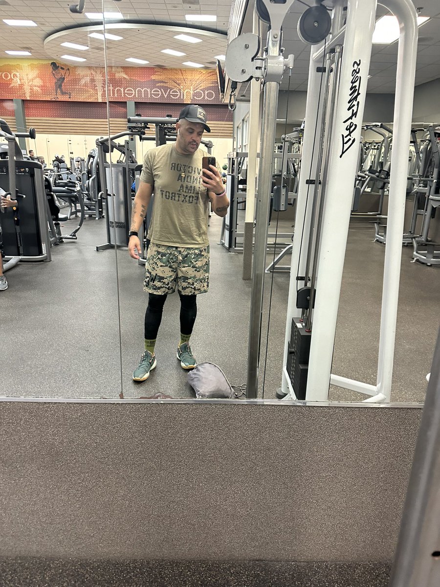 SneakerHeadDad's tweet photo. Decided to get a Bday workout in!  Shout out @SeeThroughIt1 for these dope ass shorts!  Perfect for todays festivities. Ooh Rah!  #VILF 🫡🇺🇸🤘🏾 https://t.co/3DIodnzh5w