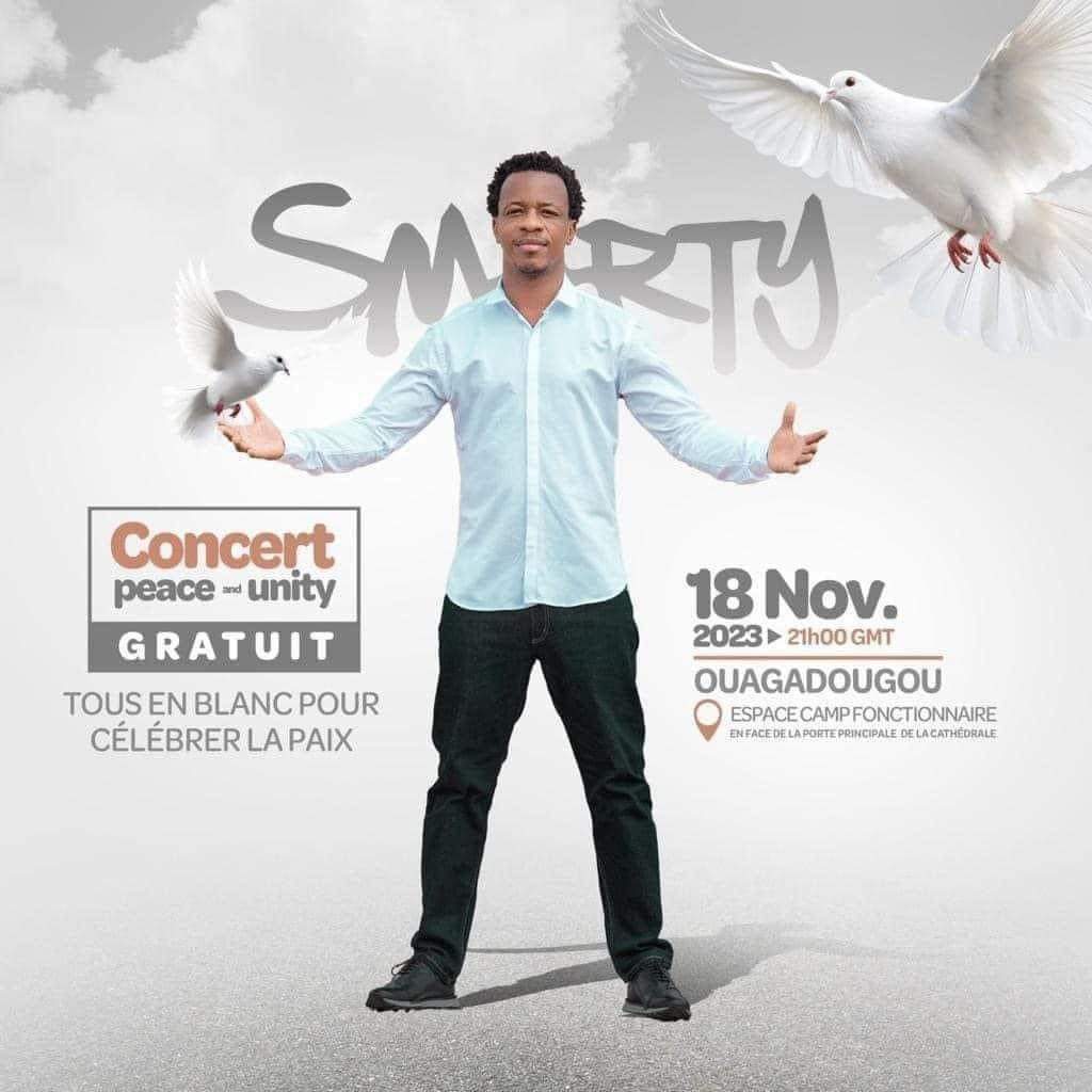 LBaryum's tweet photo. Concert gratuit de @smartyofficiel ce 18 novembre 2023... Les #marcheursblancs là, il a dit de porter du blanc. Pas du blanc orangé ! 🤣 #PeaceUnity https://t.co/PQfvLACFkF