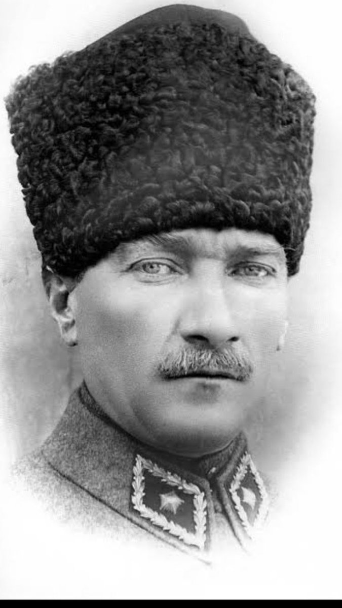 Doç. Dr. Mitat Enç İlkokulu (@doc_enc) on Twitter photo Kaygılanma çocuk
Herkes ölür
Kimi toprağa
Kimi yüreğe gömülür... Gazi Mustafa Kemal Atatürk'ü 85.ölüm yıldönümünde
Saygı ve özlemle anıyoruz... #10Kasim <a href="/Gaziantep_MEM/">Gaziantep İl Millî Eğitim Müdürlüğü</a> <a href="/sahinbeymem/">Şahinbey İlçe Milli Eğitim Müdürlüğü 🇹🇷</a> Kaygılanma çocuk
Herkes ölür
Kimi toprağa
Kimi yüreğe gömülür... Gazi Mustafa Kemal Atatürk'ü 85.ölüm yıldönümünde
Saygı ve özlemle anıyoruz... #10Kasim <a href="/Gaziantep_MEM/">Gaziantep İl Millî Eğitim Müdürlüğü</a> <a href="/sahinbeymem/">Şahinbey İlçe Milli Eğitim Müdürlüğü 🇹🇷</a>