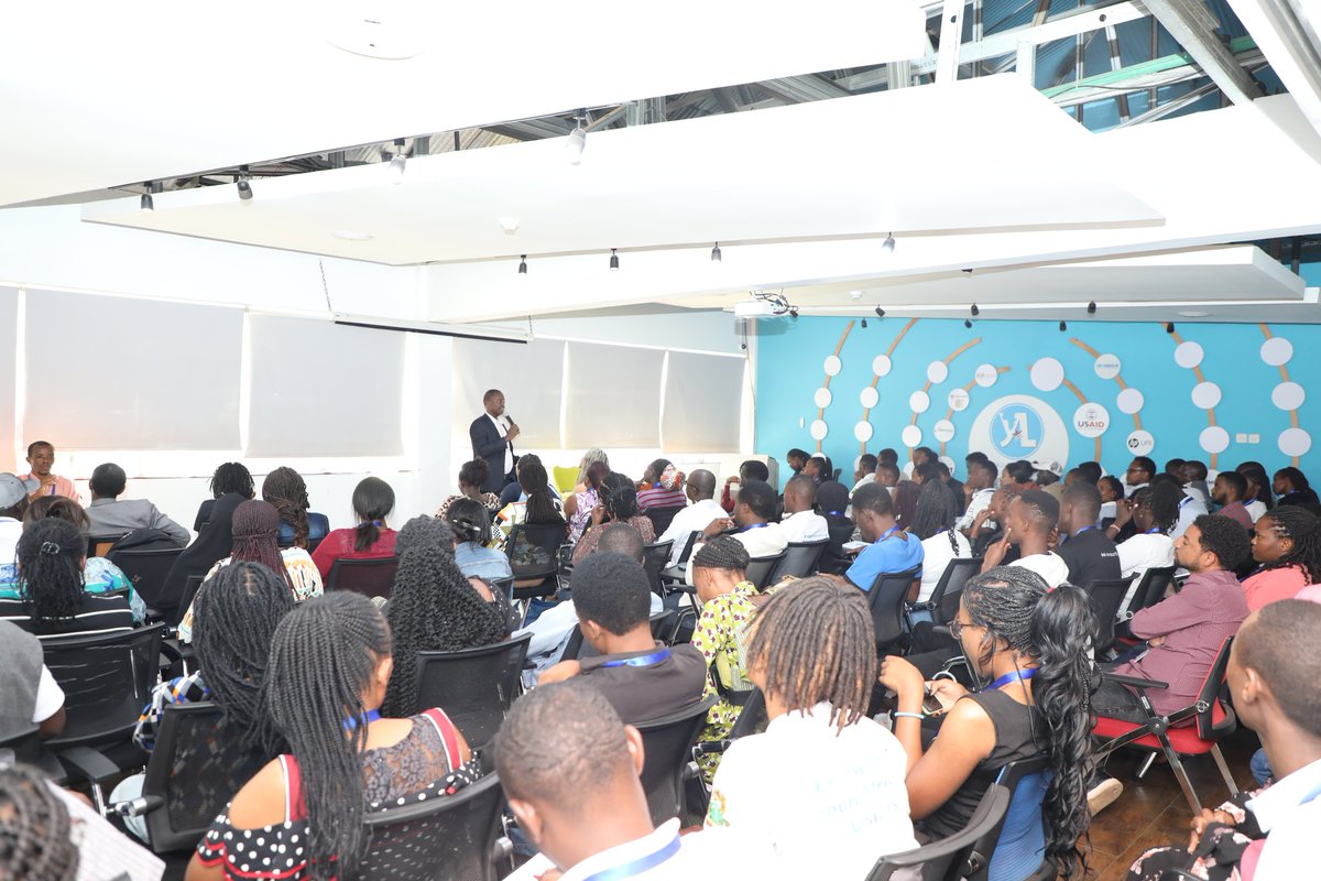 Elmesh's tweet image. What a wonderful engagement with the current cohort at the @YALIRLCEA. Interacting with the young change makers sharing their incredible experiences from their countries and learning from my experiences in the public sector. 
@YALIAlumniKe
@USAIDKenya

#yali 
#transformation