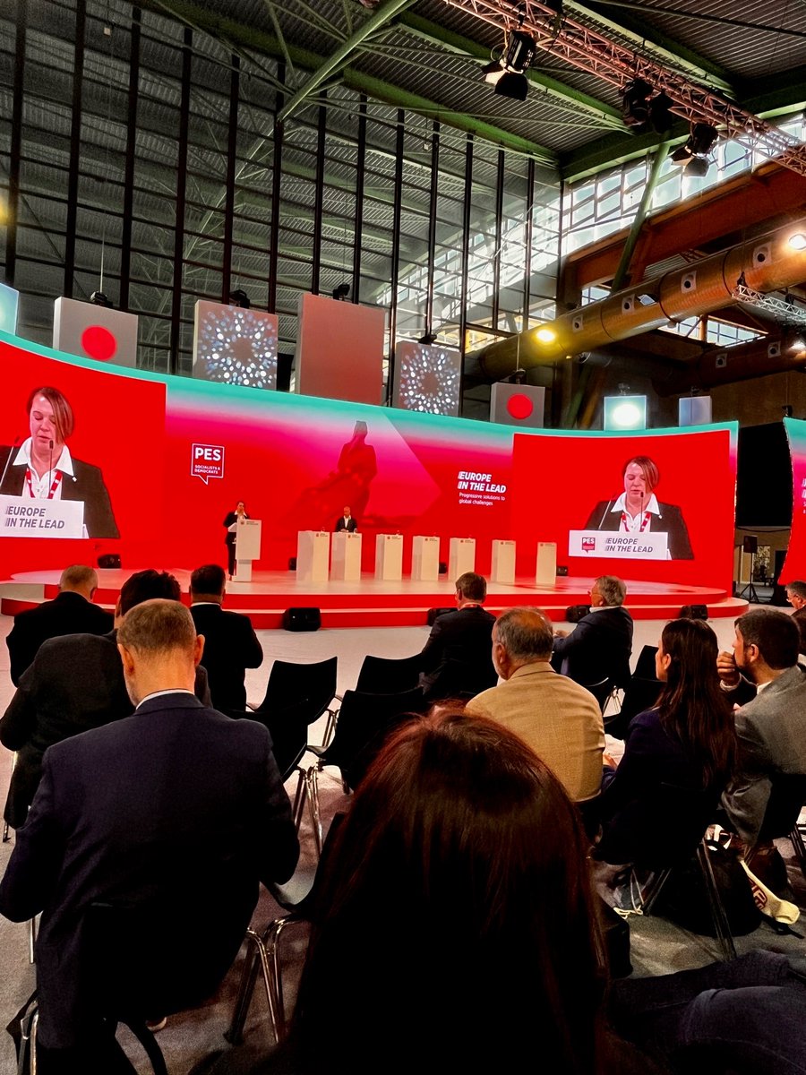 PES 🌹🇪🇺 tweet media