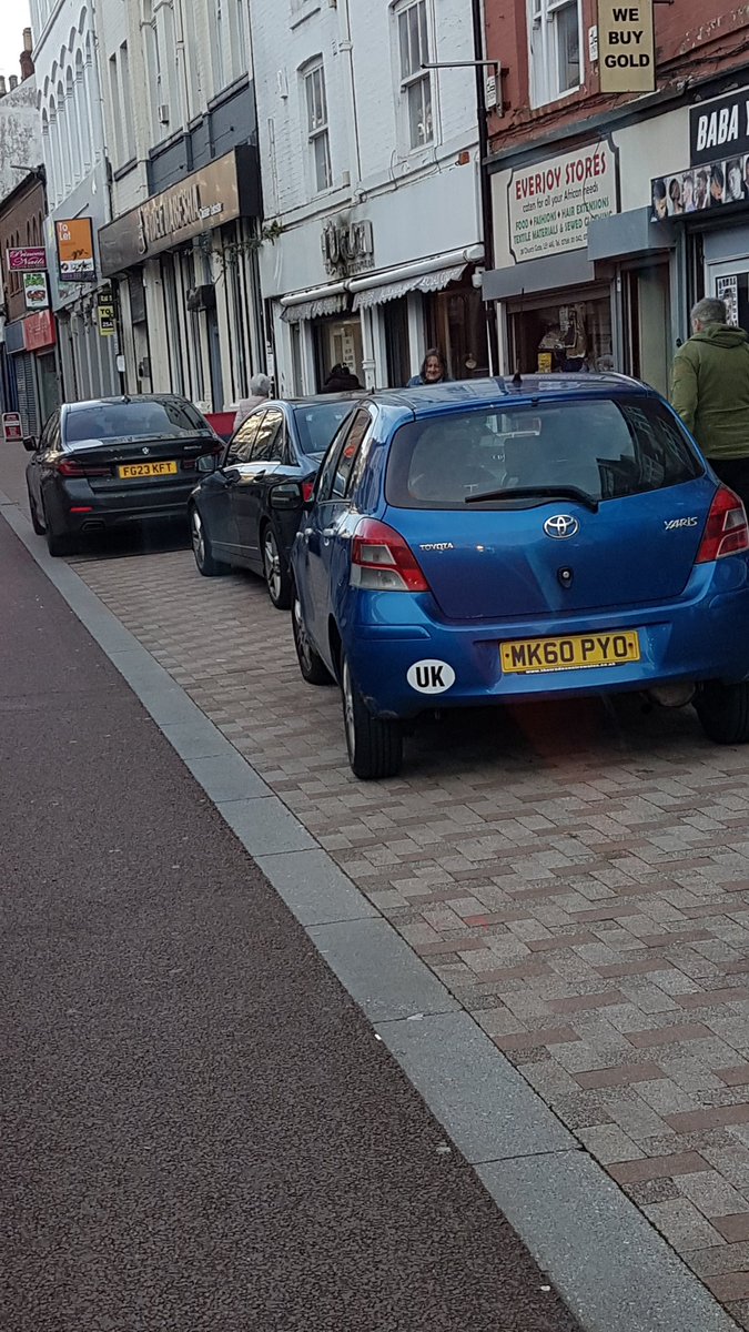 lcssdetecting's tweet image. Usual parking in Leicester. Unenforced of course, as some regulars have "exemptions". @BlatantWatch @OweniteAdam @cyclelane_user