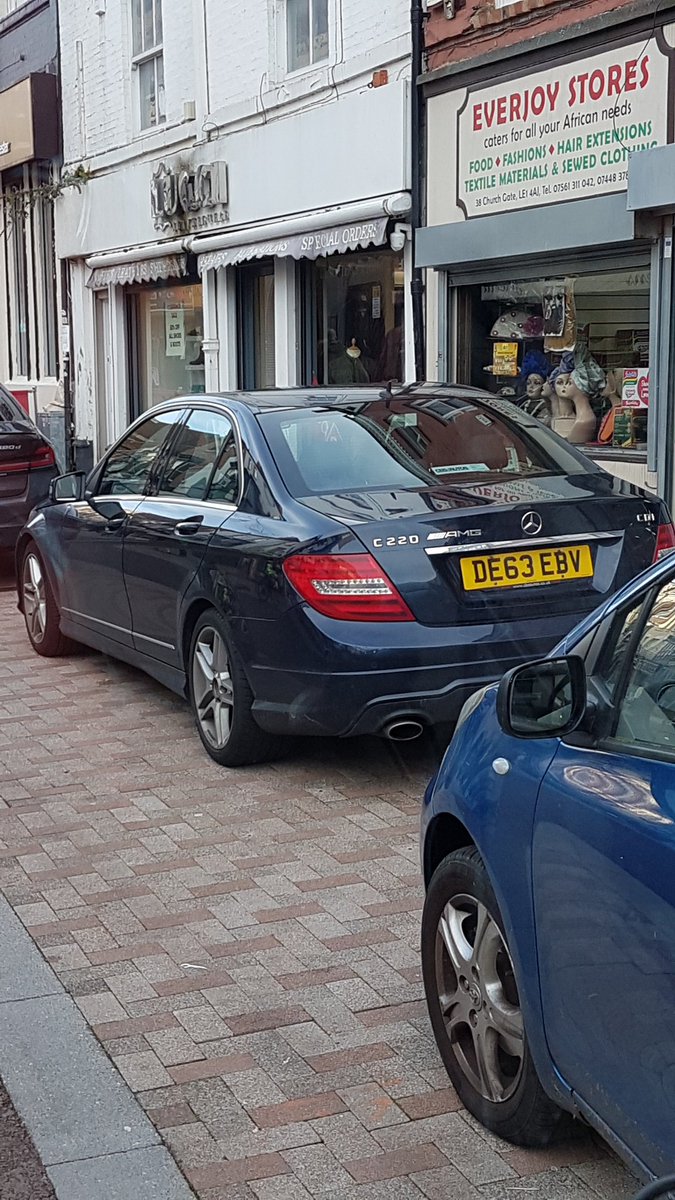 lcssdetecting's tweet image. Usual parking in Leicester. Unenforced of course, as some regulars have "exemptions". @BlatantWatch @OweniteAdam @cyclelane_user